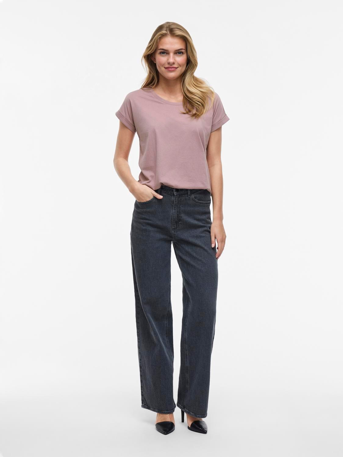 model_shot-front_full